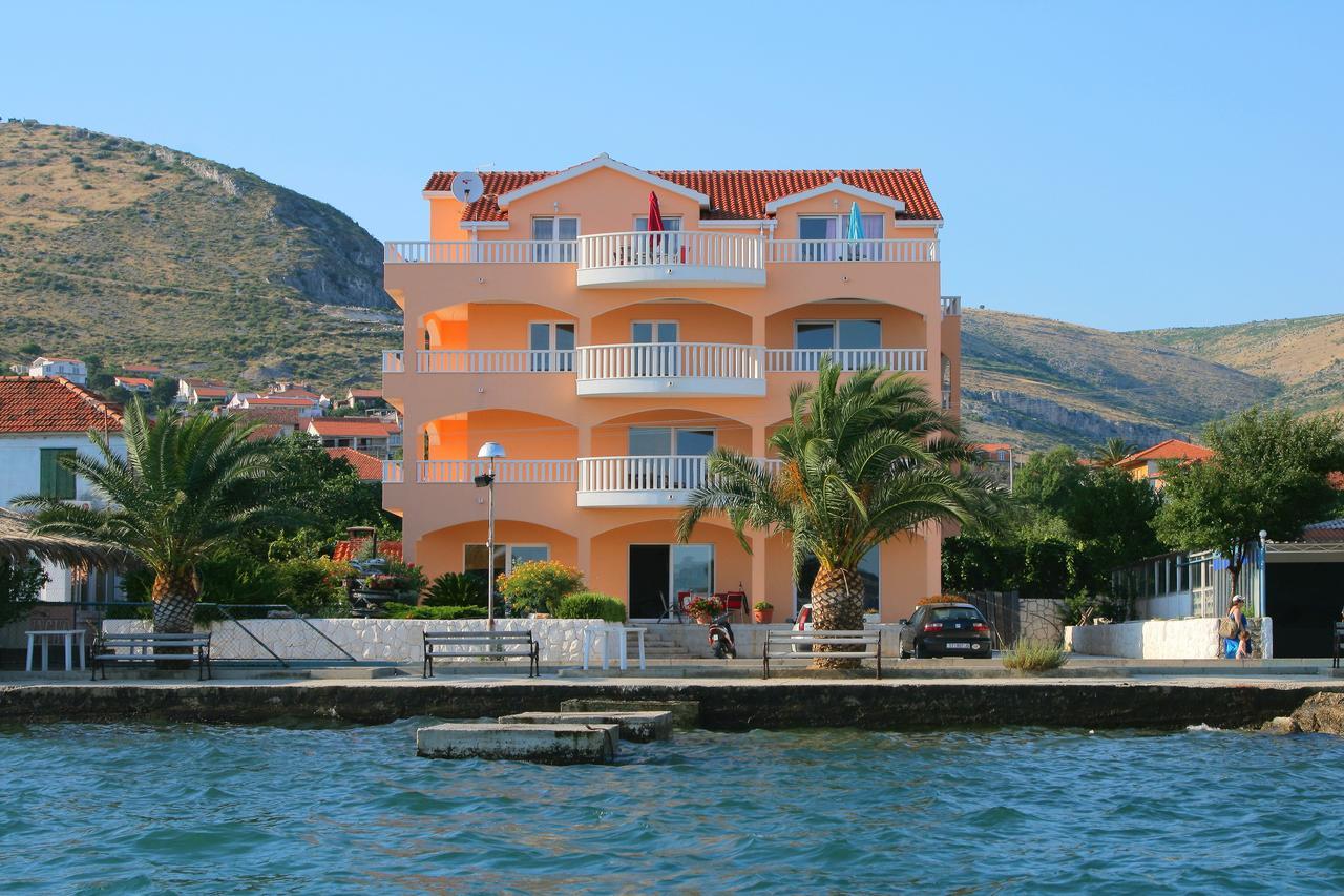 Kaja - Right Next To The Beach Trogir Eksteriør billede