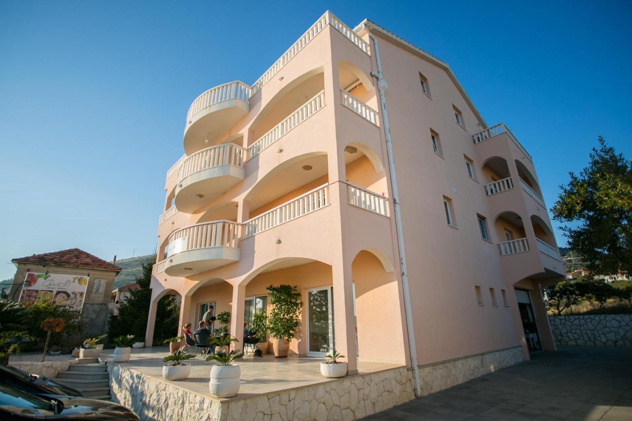 Kaja - Right Next To The Beach Trogir Eksteriør billede